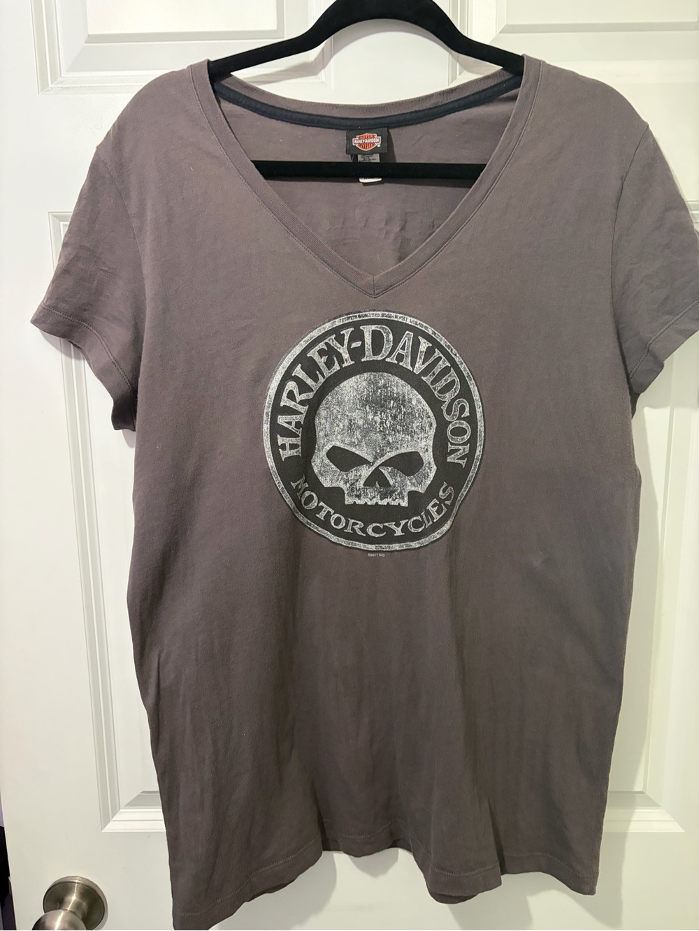 Harley-Davidson Gray V Neck Tee with Sparkly Skull Logo